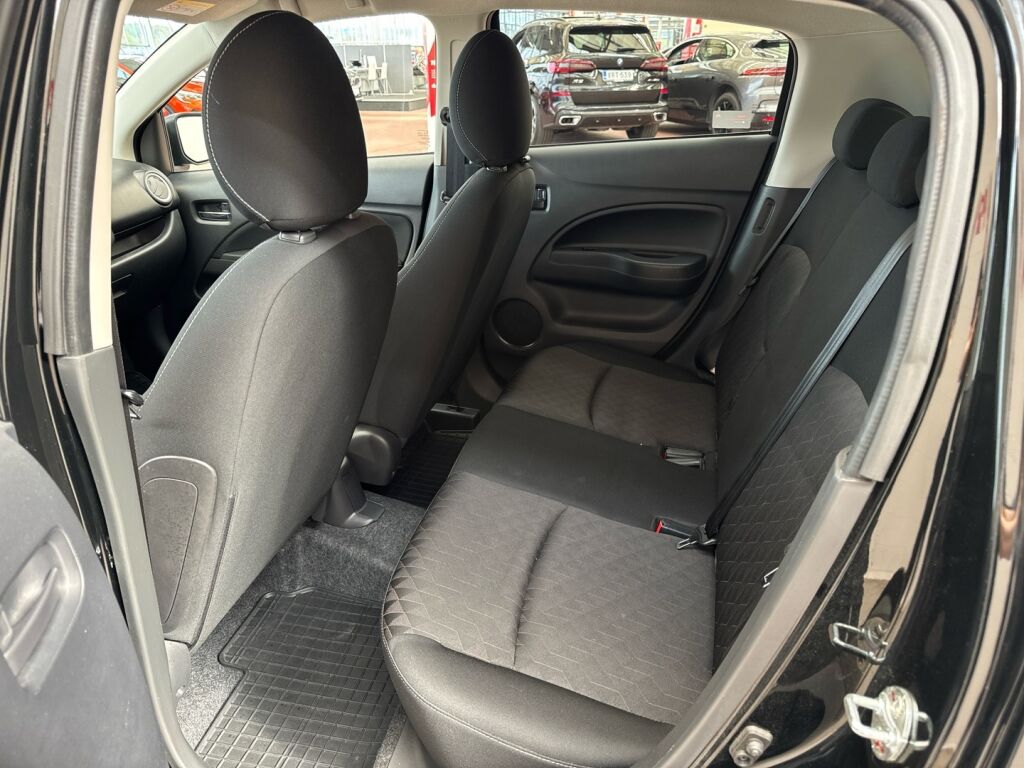 Mitsubishi Space Star 2023 Musta