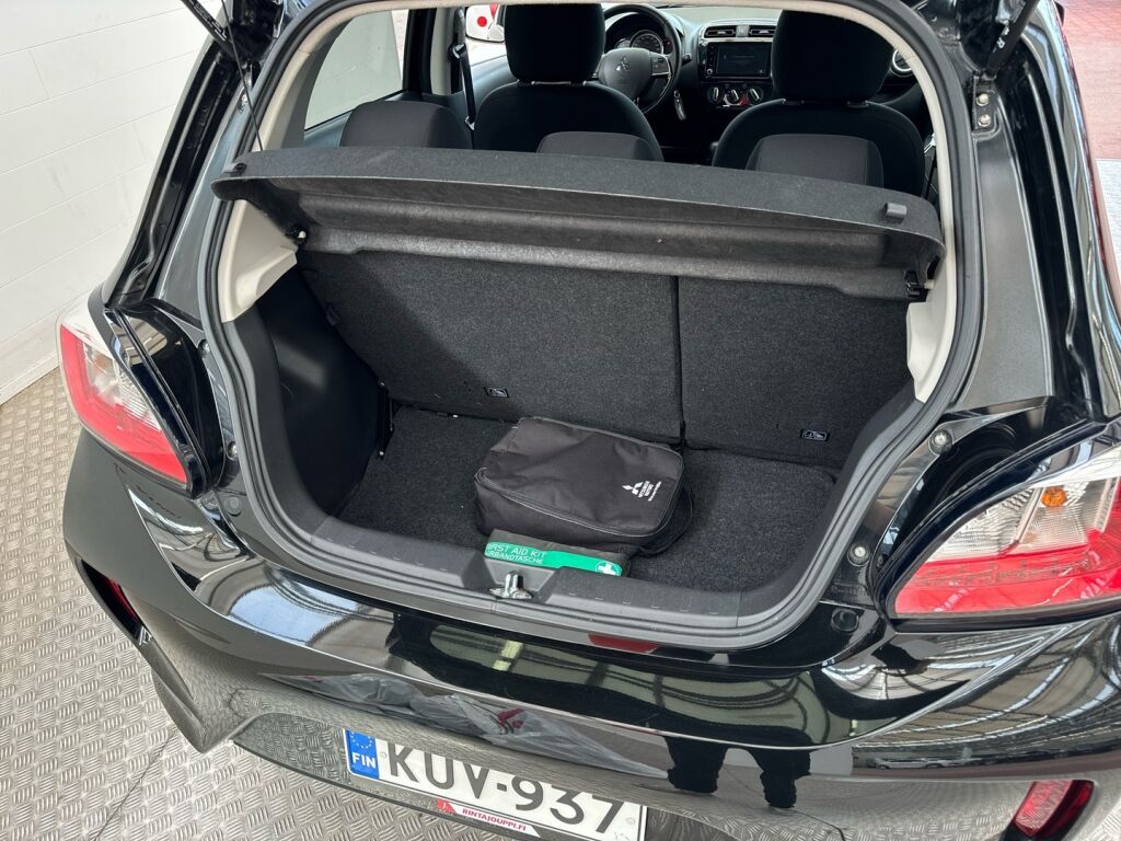 Mitsubishi Space Star 2023 Musta