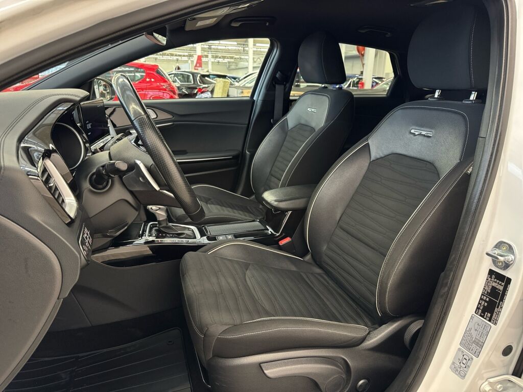 Kia ProCeed 2023 Valkoinen