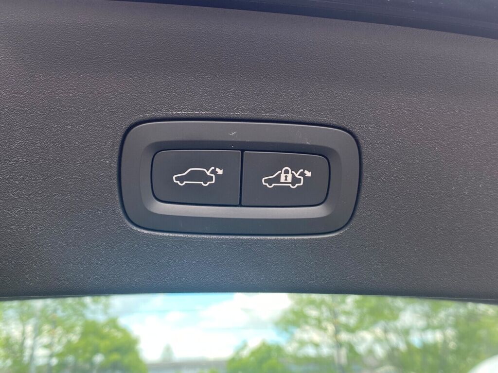 Polestar 2 2023 Musta