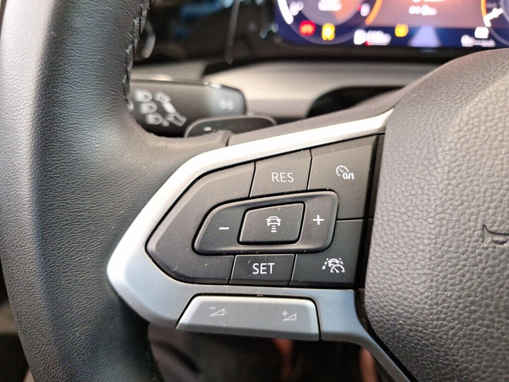 Volkswagen Golf 2022 Harmaa