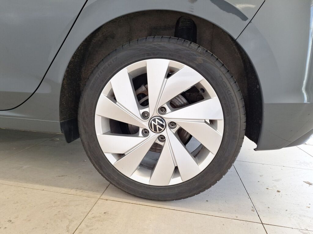 Volkswagen Golf 2022 Harmaa