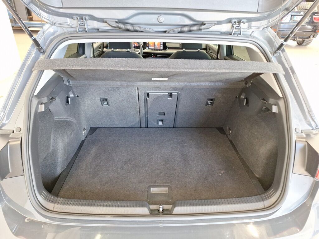 Volkswagen Golf 2022 Harmaa