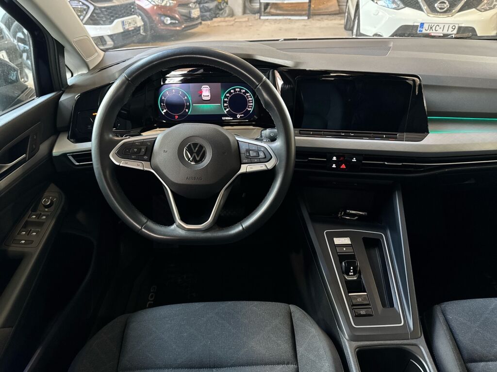 Volkswagen Golf 2022 Sininen