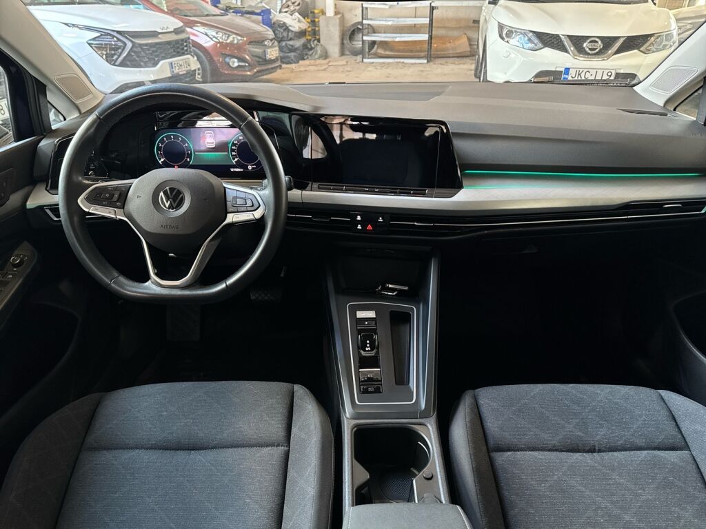 Volkswagen Golf 2022 Sininen