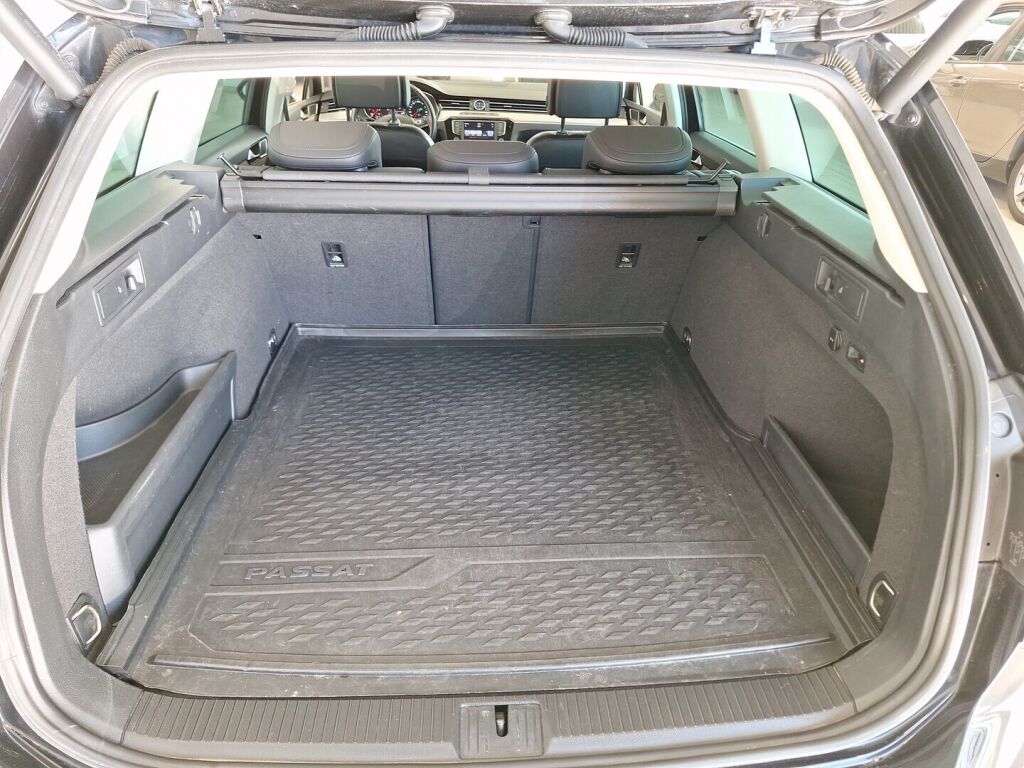 Volkswagen Passat 2015 Musta