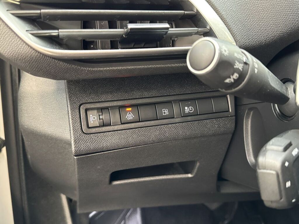 Peugeot 3008 2023 Valkoinen