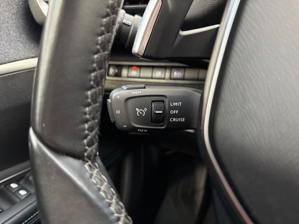 Peugeot 3008 2023 Valkoinen