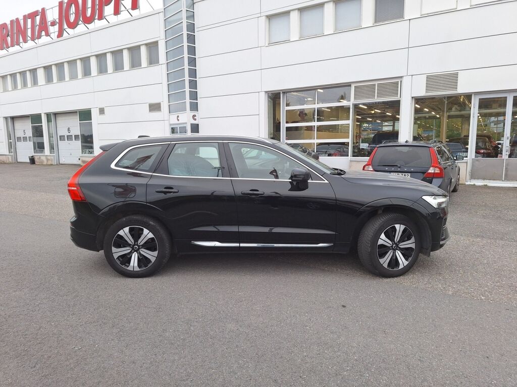 Volvo XC60 2023 Musta