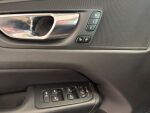Volvo XC60 2023 Musta
