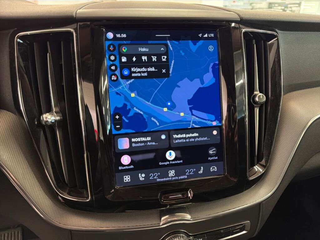 Volvo XC60 2023 Musta