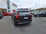 Volvo XC60 2023 Musta