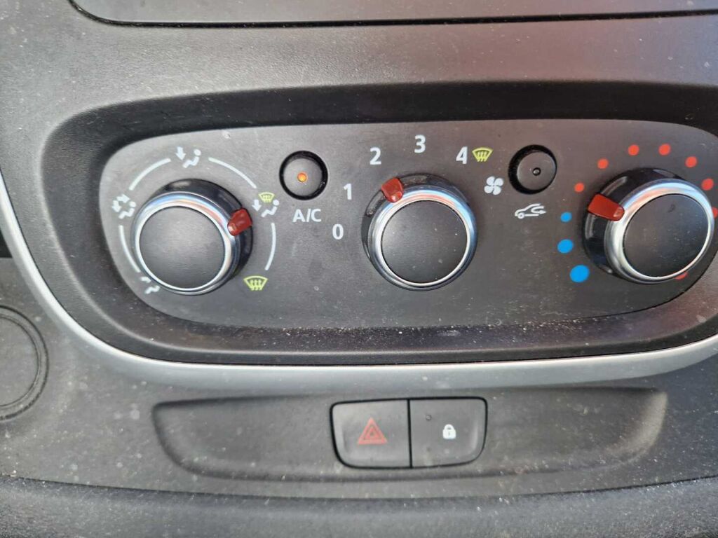 Renault Trafic 2020 Valkoinen