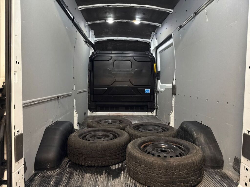 Ford Transit 2020 Valkoinen
