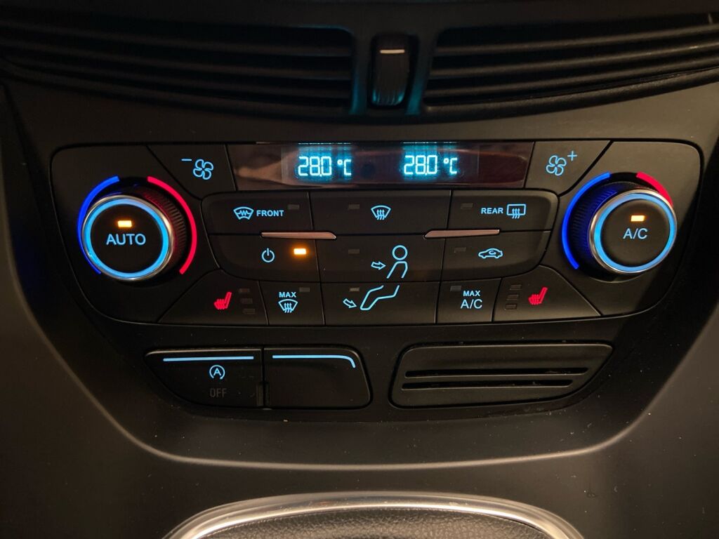 Ford Kuga 2018 Punainen