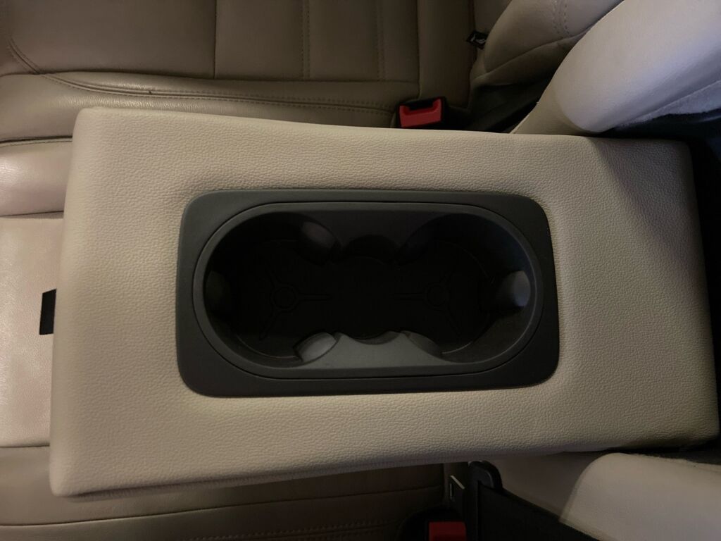 Ford Kuga 2018 Punainen