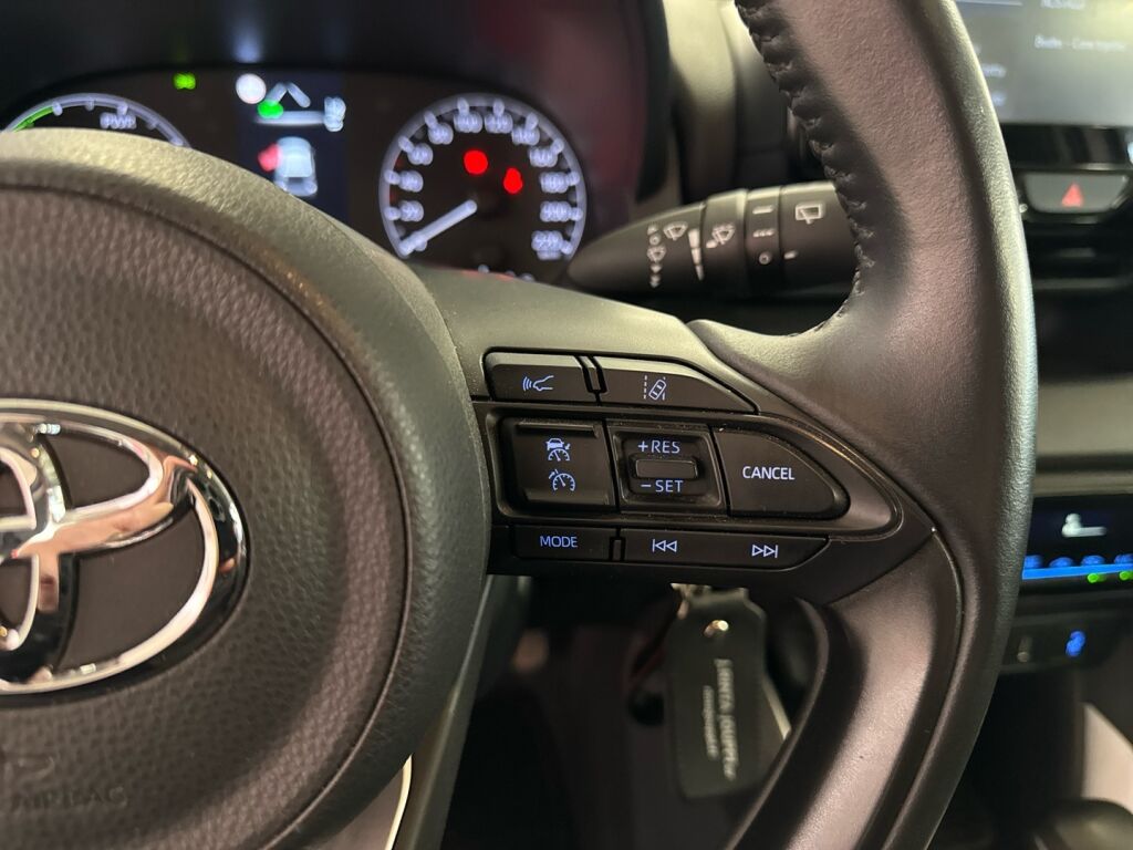 Toyota Yaris 2023 Valkoinen