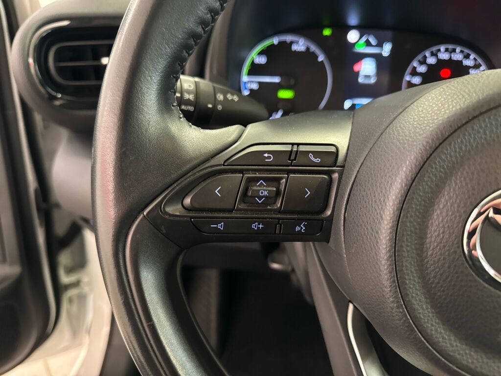 Toyota Yaris 2023 Valkoinen