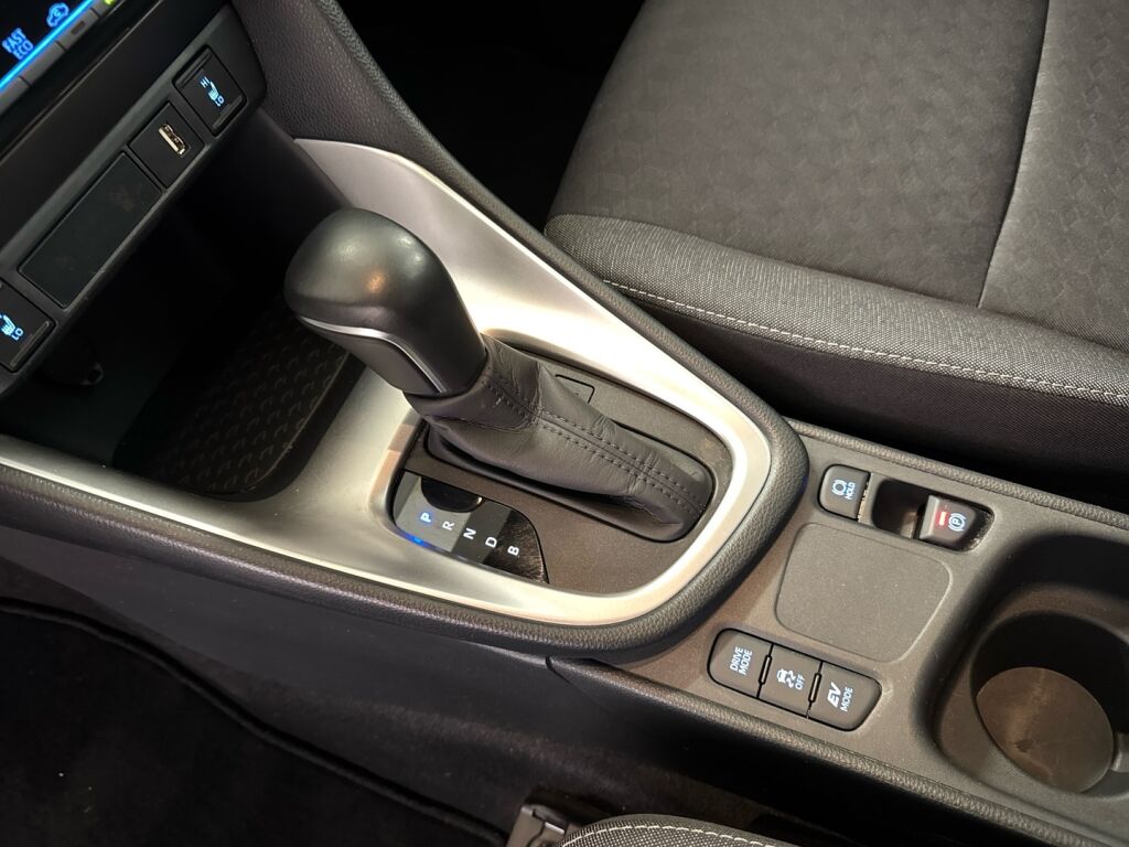 Toyota Yaris 2023 Valkoinen