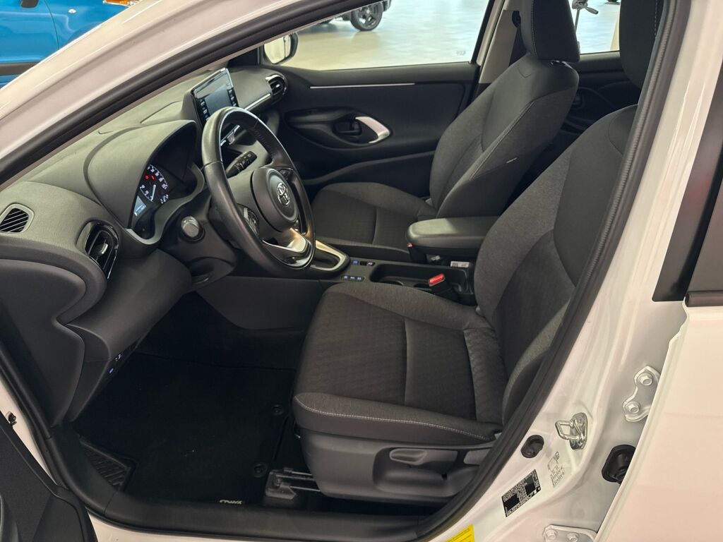 Toyota Yaris 2023 Valkoinen