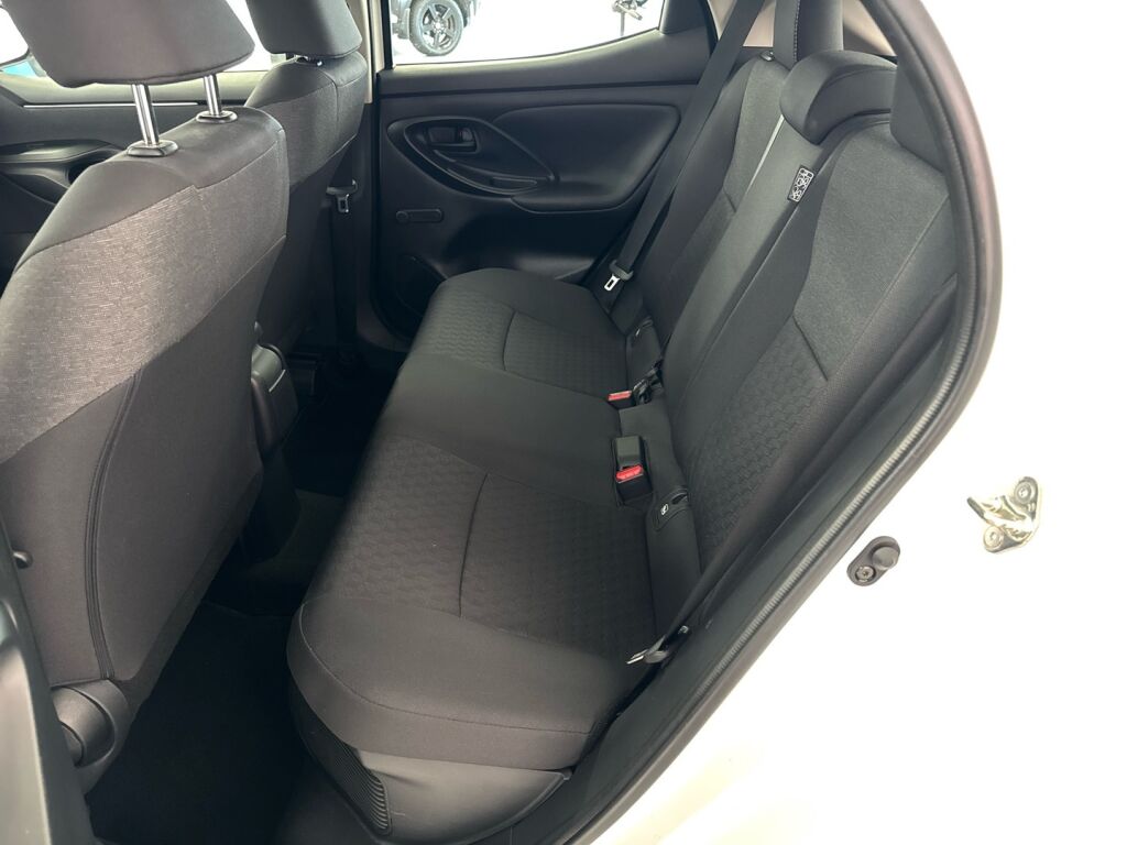 Toyota Yaris 2023 Valkoinen