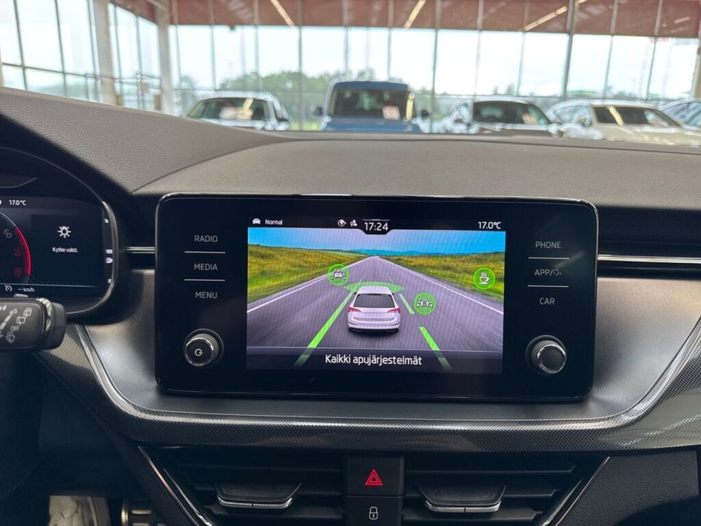 Skoda Scala 2023 Valkoinen