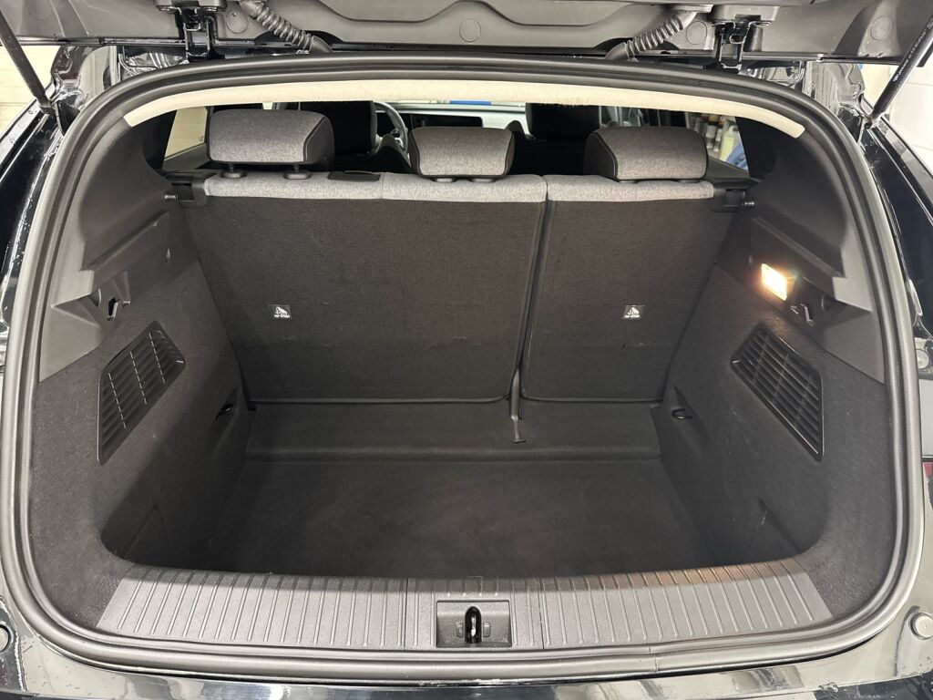 Renault Megane 2022 Musta