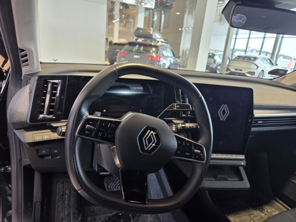 Renault Megane 2022 Musta