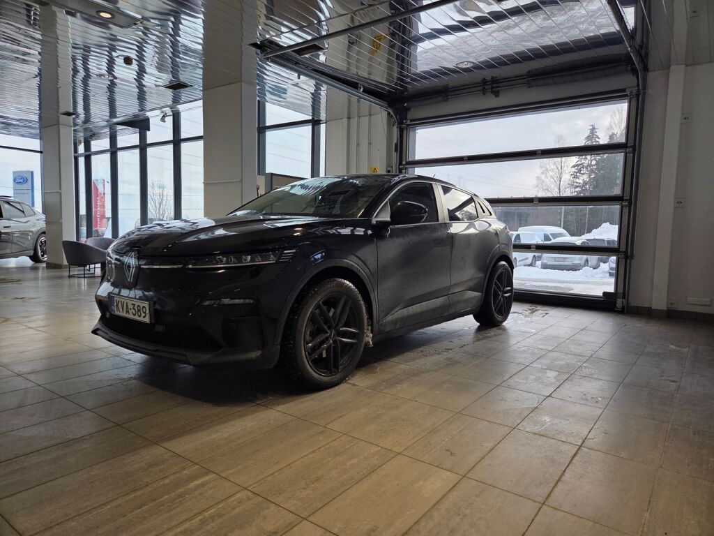 Renault Megane 2022 Musta