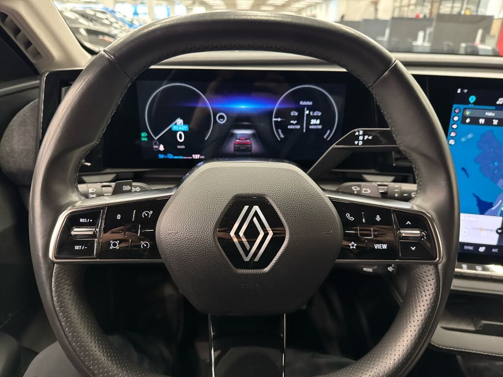 Renault Megane 2022 Musta