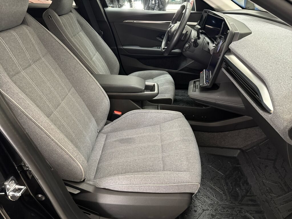 Renault Megane 2022 Musta