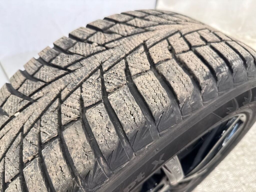 Volkswagen ID.4 2020 Musta