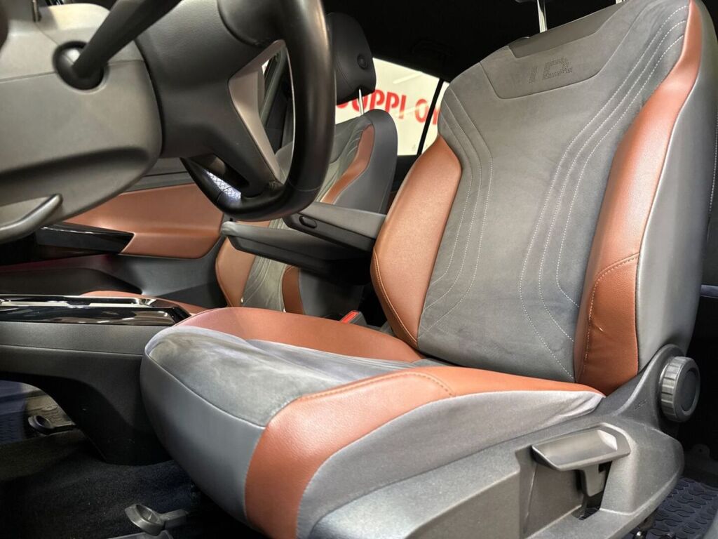 Volkswagen ID.4 2020 Musta