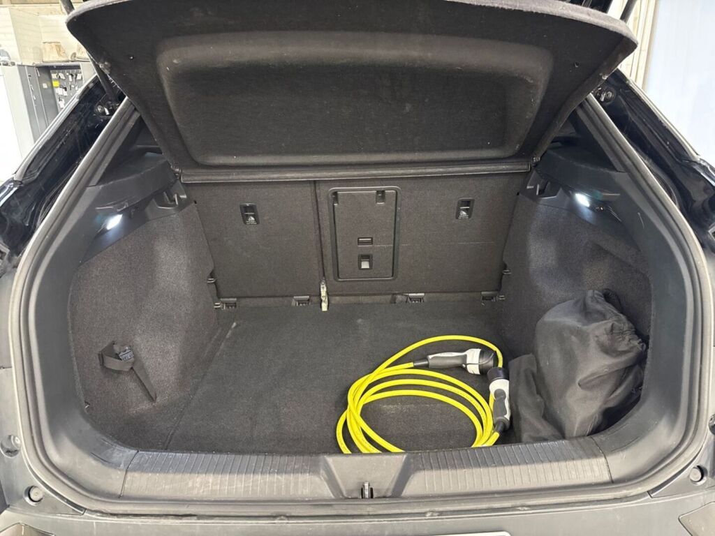 Volkswagen ID.4 2020 Musta