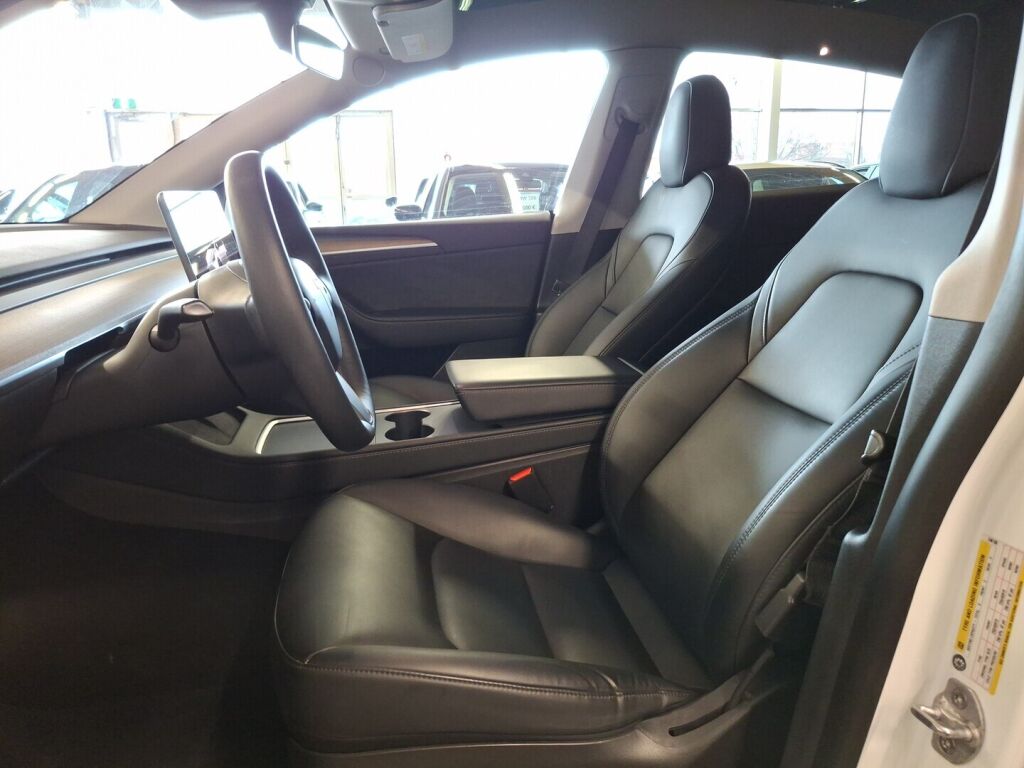 Tesla Model Y 2022 Valkoinen