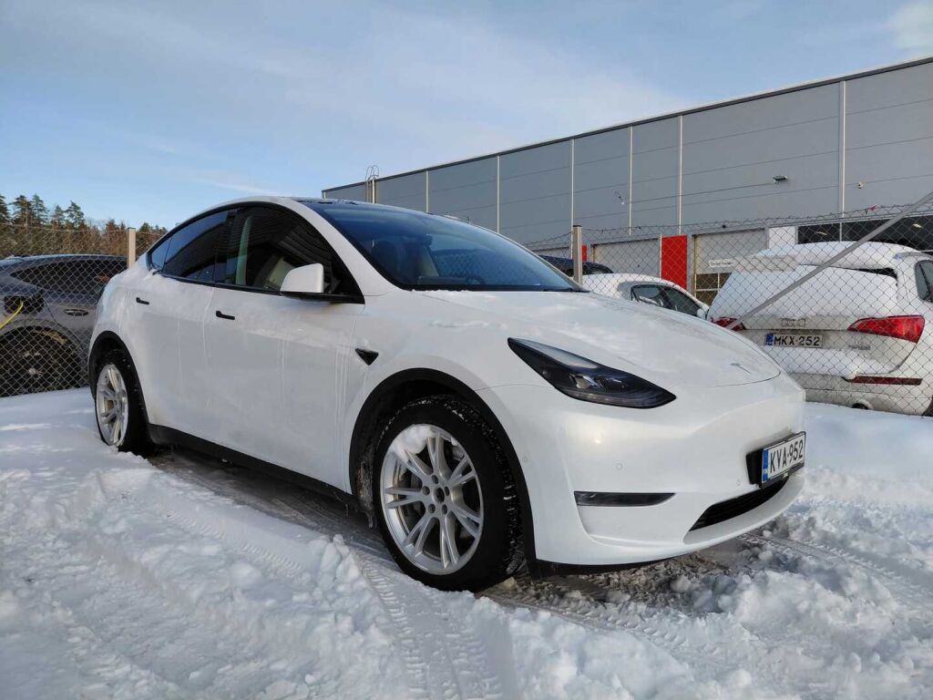 Tesla Model Y 2022 Valkoinen