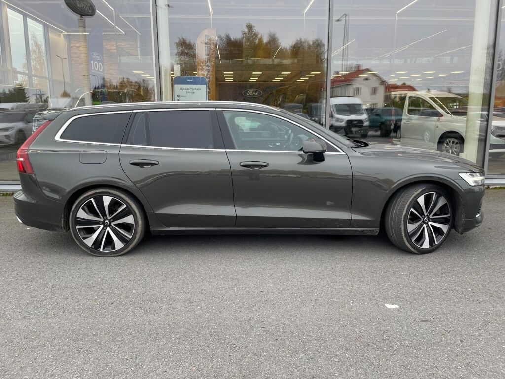 Volvo V60 2021 Harmaa