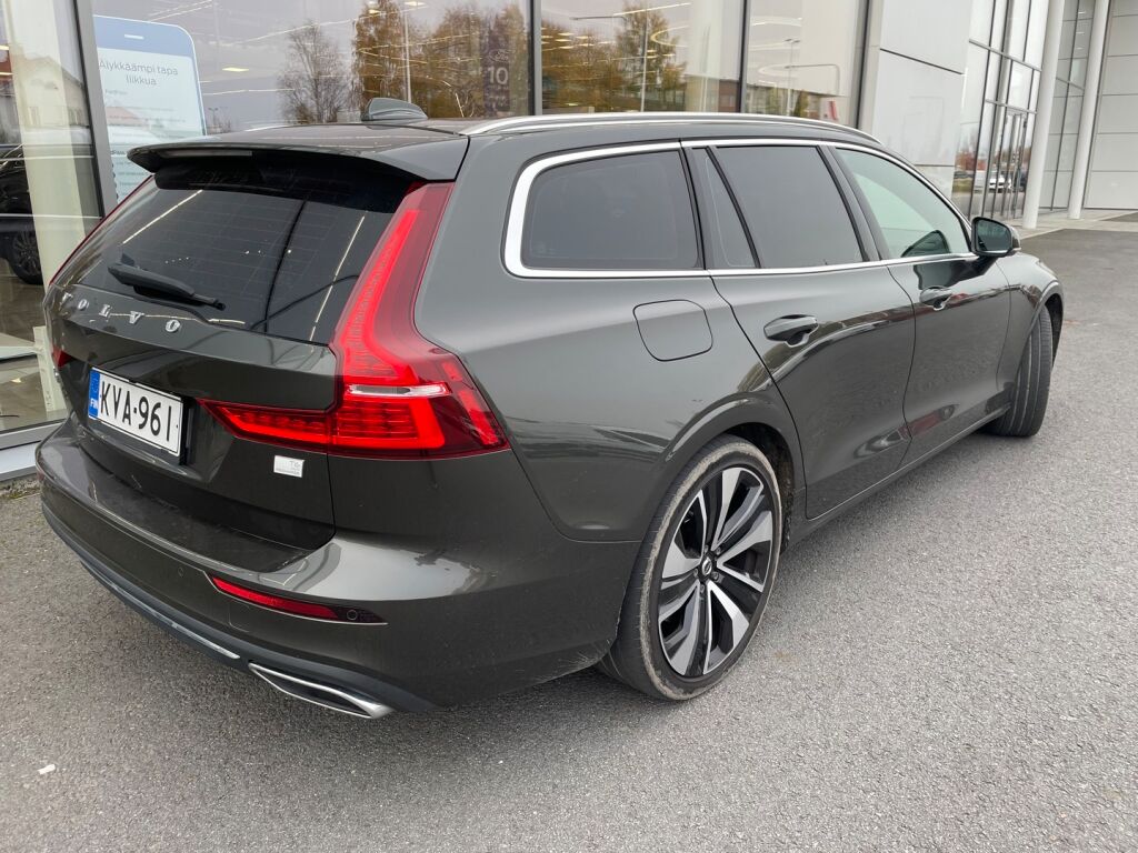Volvo V60 2021 Harmaa