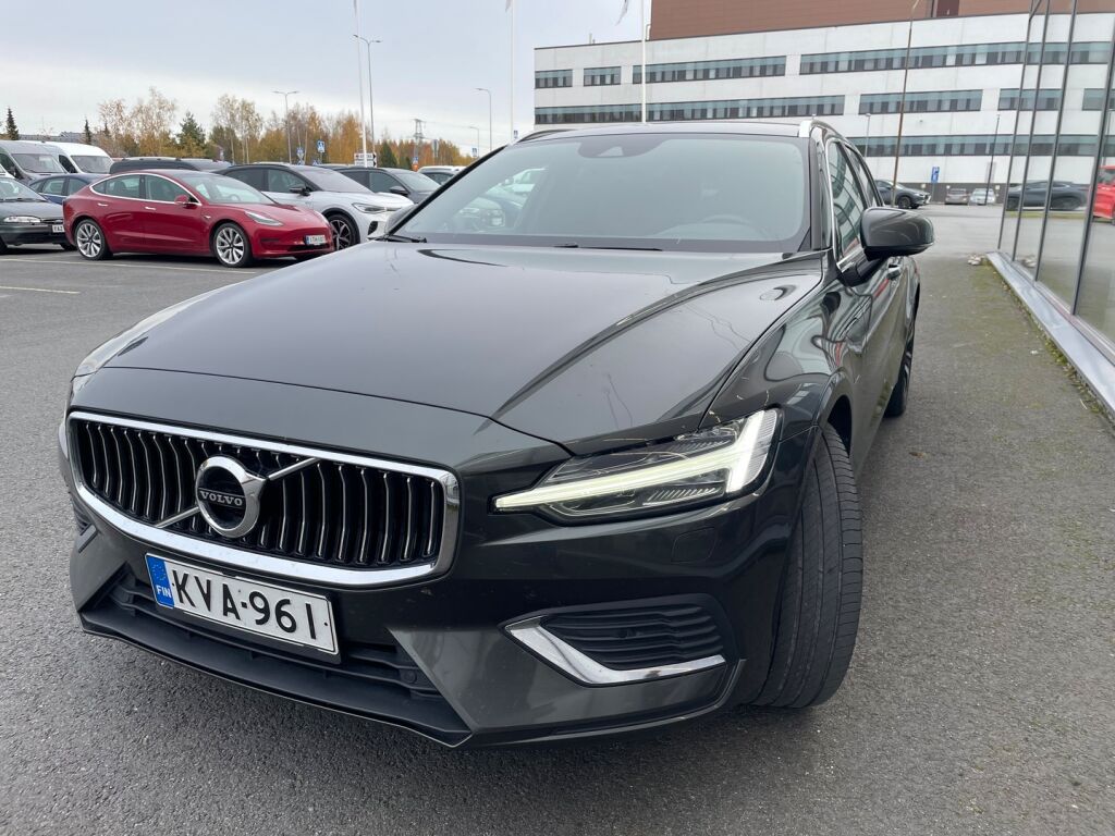 Volvo V60 2021 Harmaa