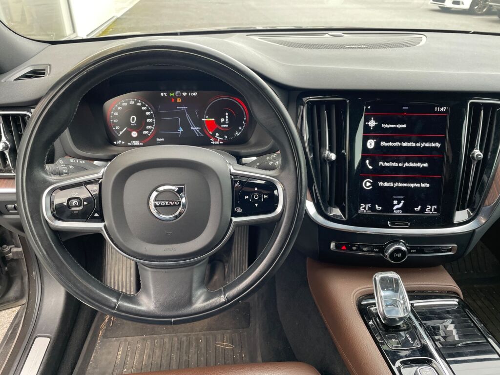 Volvo V60 2021 Harmaa