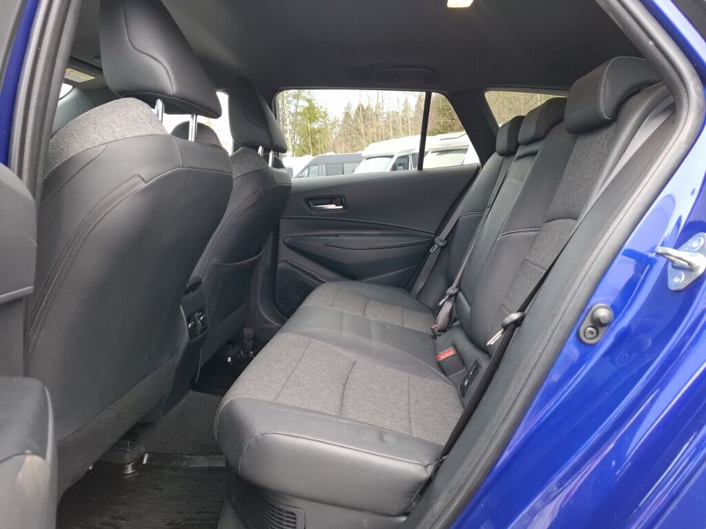 Toyota Corolla 2023 Sininen