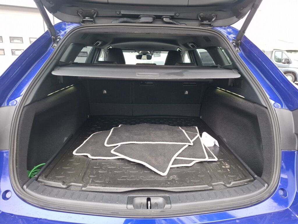 Toyota Corolla 2023 Sininen
