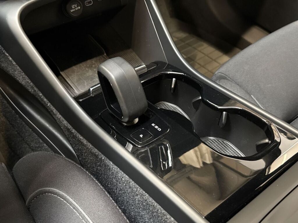Volvo XC40 2023 Valkoinen