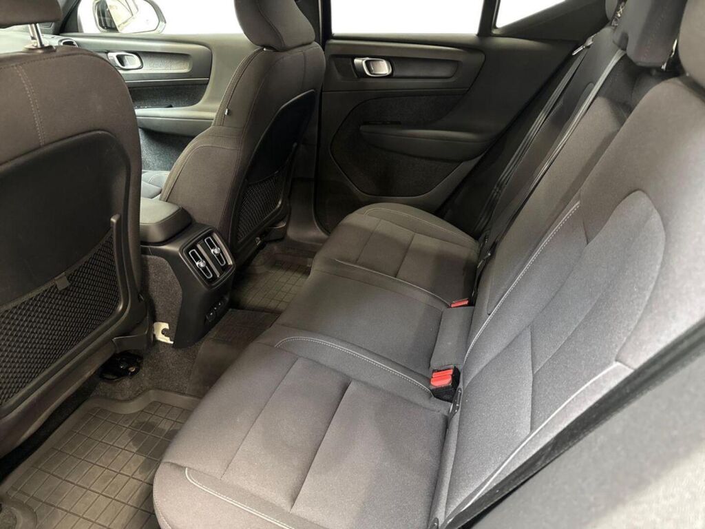 Volvo XC40 2023 Valkoinen