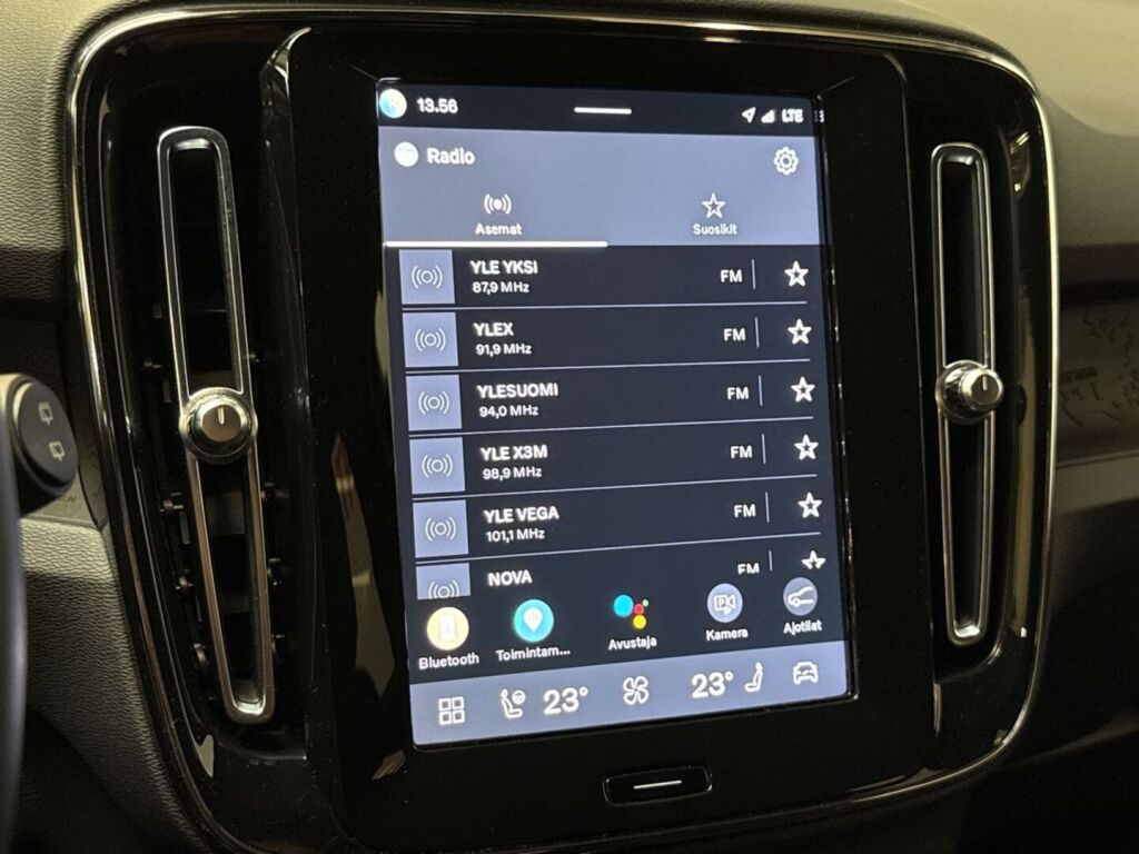 Volvo XC40 2023 Valkoinen