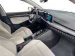Volkswagen Golf 2023 Erikoismetalliväri valkoinen Onyx white