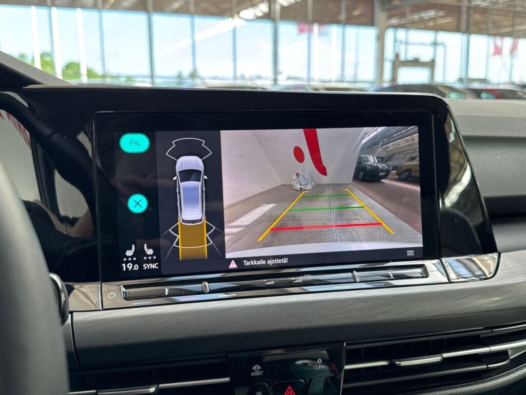 Volkswagen Golf 2023 Erikoismetalliväri valkoinen Onyx white
