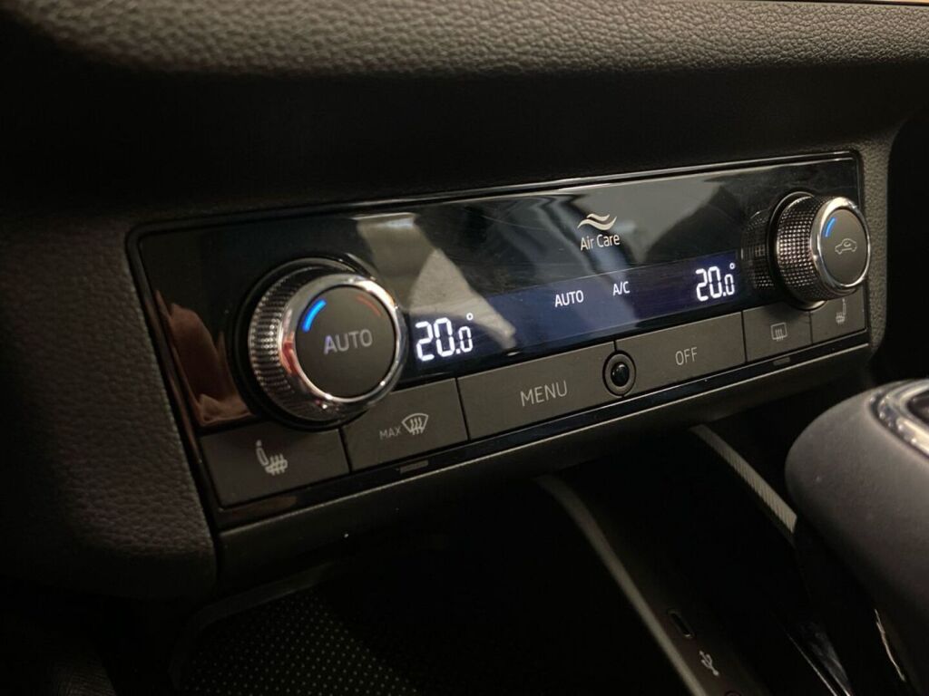 Skoda Kamiq 2023 Valkoinen