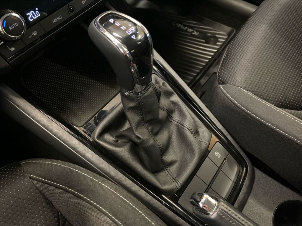 Skoda Kamiq 2023 Valkoinen
