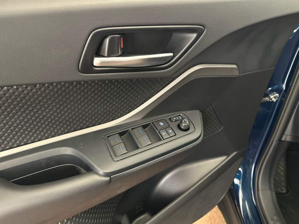 Toyota C-HR 2023 Musta